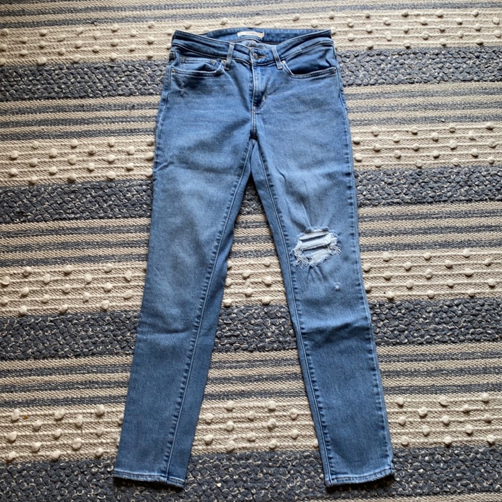 Levi’s 711 jeans